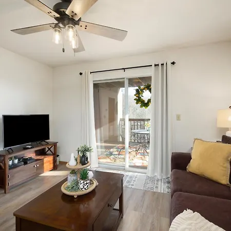 Walk-In, No Stairs Condo, Pets Welcome, 4 Mins To Silver Dollar City, 14 Mins To Ball Park Of America, Amazing Ozark Mountian Views Branson Exterior photo