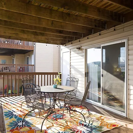 Walk-In, No Stairs Condo, Pets Welcome, 4 Mins To Silver Dollar City, 14 Mins To Ball Park Of America, Amazing Ozark Mountian Views Branson Exterior photo