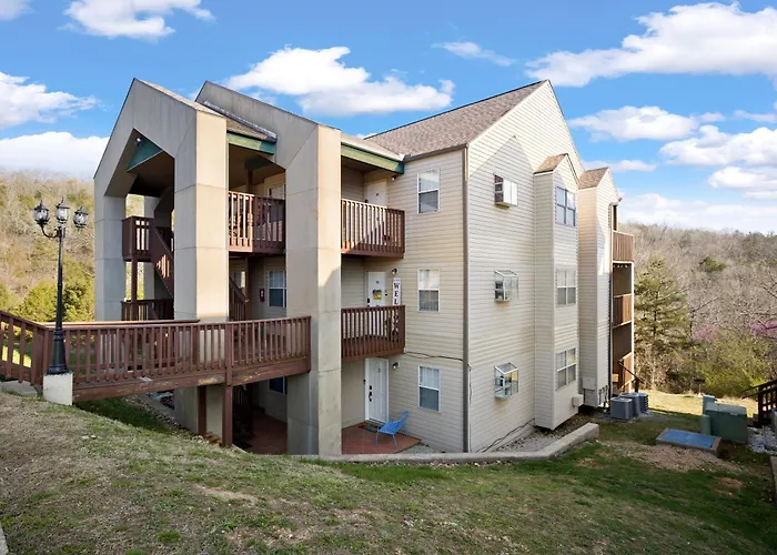 Walk-In, No Stairs Condo, Pets Welcome, 4 Mins To Silver Dollar City, 14 Mins To Ball Park Of America, Amazing Ozark Mountian Views