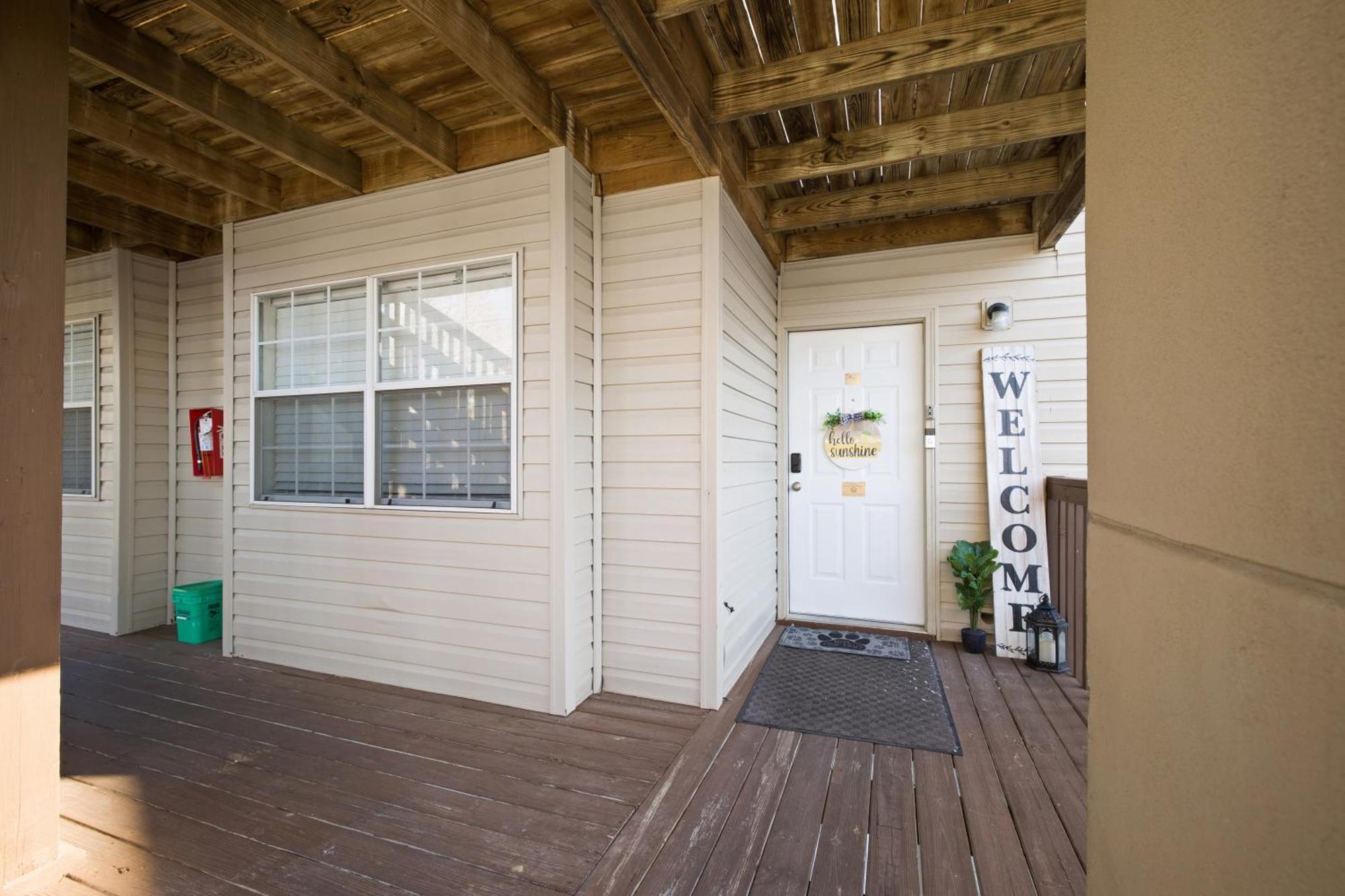 Walk-in, No Stairs Condo, Pets Welcome, 4 Mins To Silver Dollar City, 14 Mins To Ball Park Of America, Amazing Ozark Mountian Views Appartement *