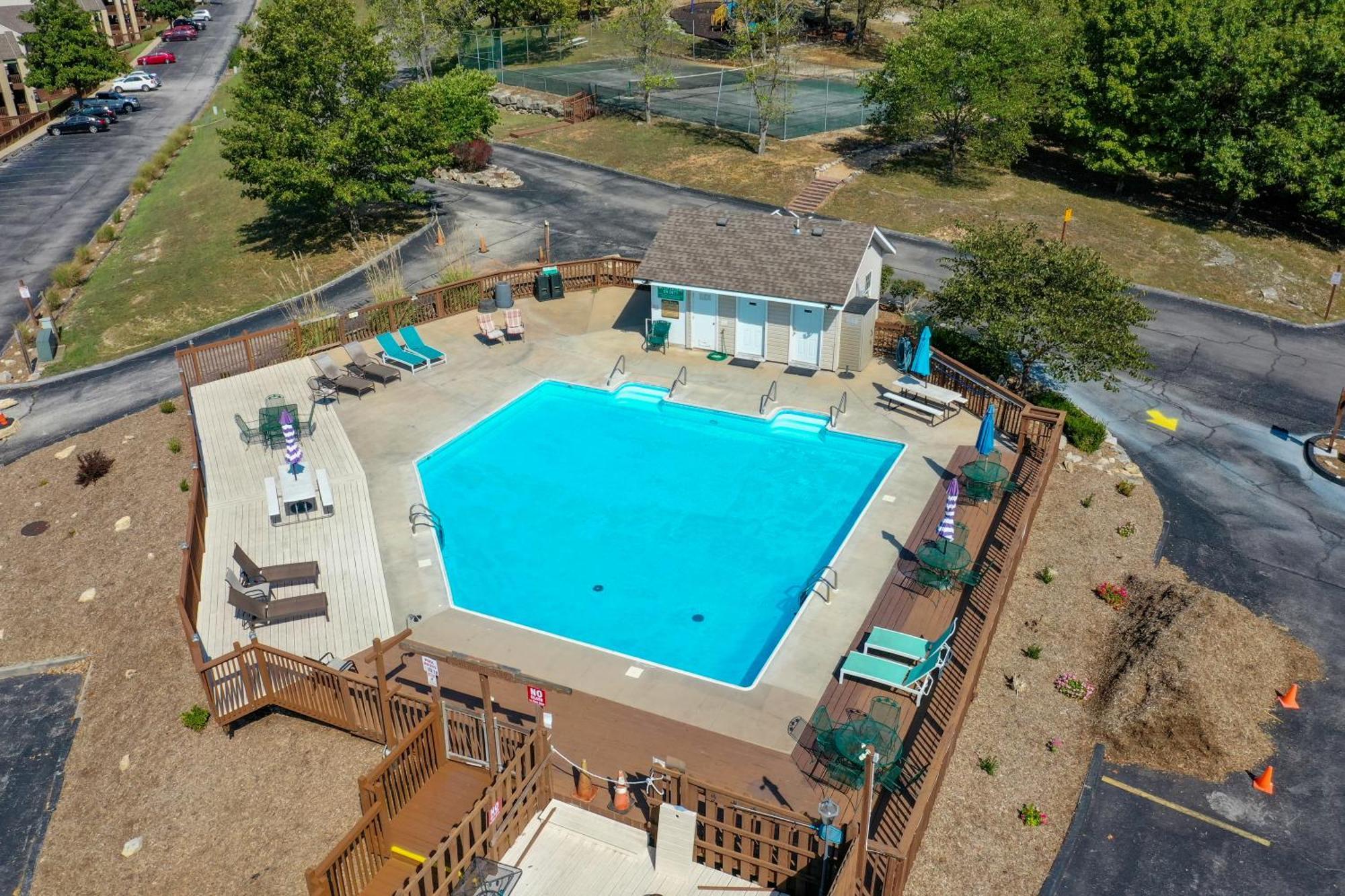 Appartement Walk-in, No Stairs Condo, Pets Welcome, 4 Mins To Silver Dollar City, 14 Mins To Ball Park Of America, Amazing Ozark Mountian Views Branson